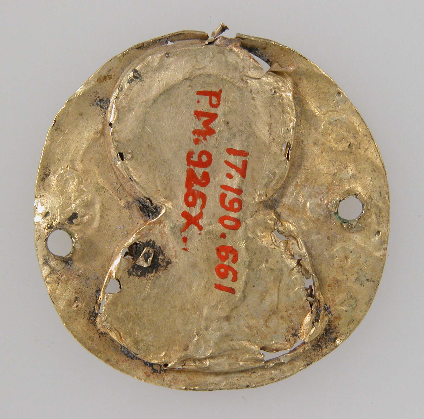 Стаття 190 КК України: коли обман стає злочином і чим це загрожує: File:Medallion of St. John Chrysostom MET sf17-190-661s2.j